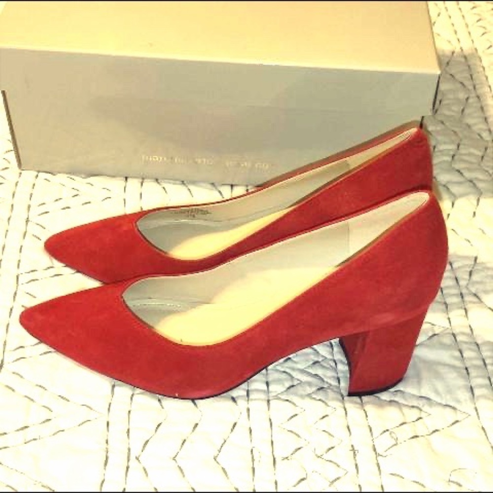 NWT Marc Fisher red suede block heels sz 6.5